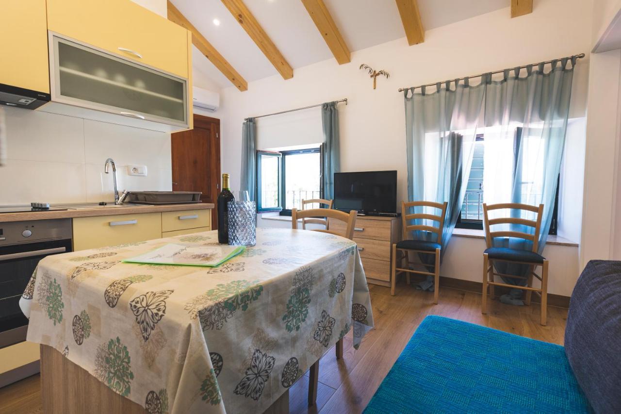 Vinea Apartmani Umag, Ulica G Garibaldia 2 Esterno foto