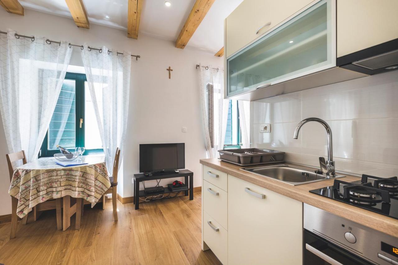 Vinea Apartmani Umag, Ulica G Garibaldia 2 Esterno foto