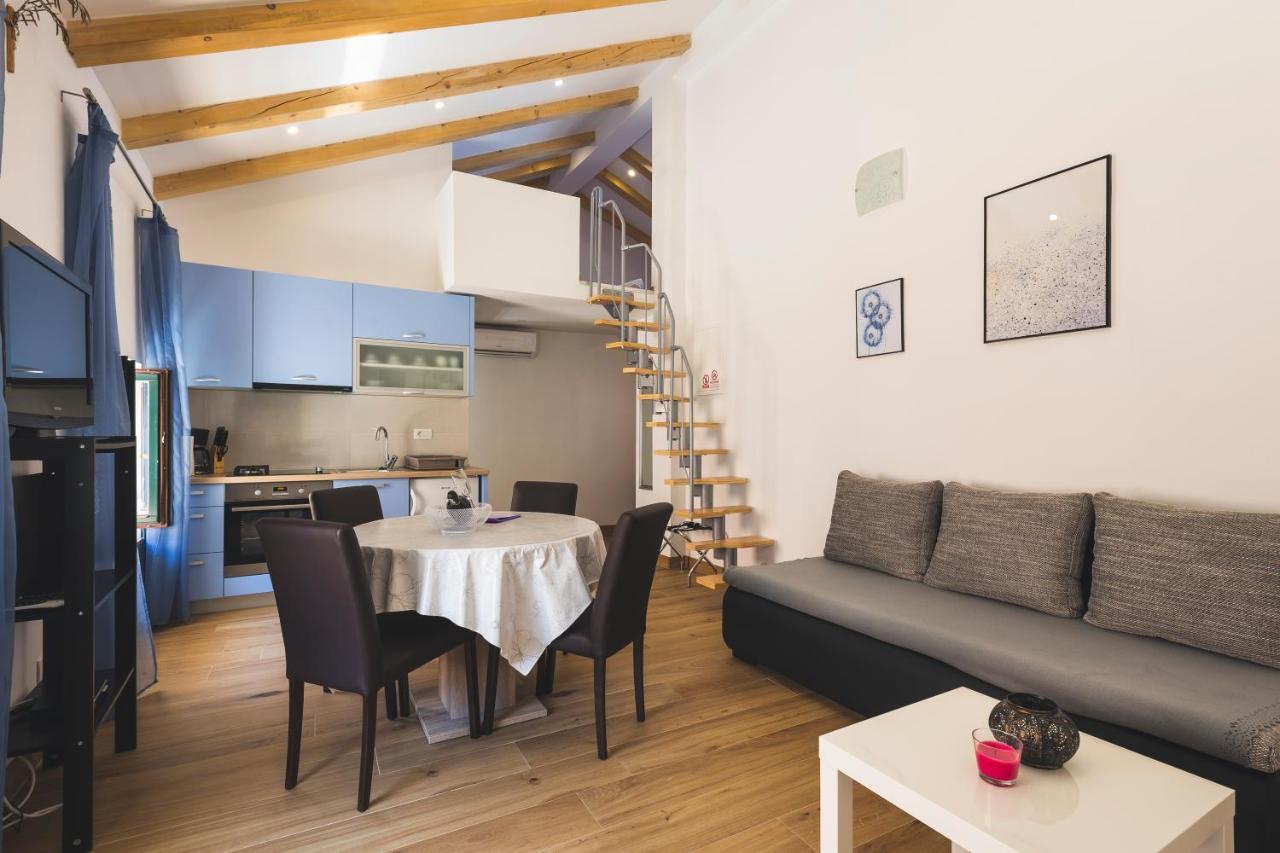 Vinea Apartmani Umag, Ulica G Garibaldia 2 Esterno foto