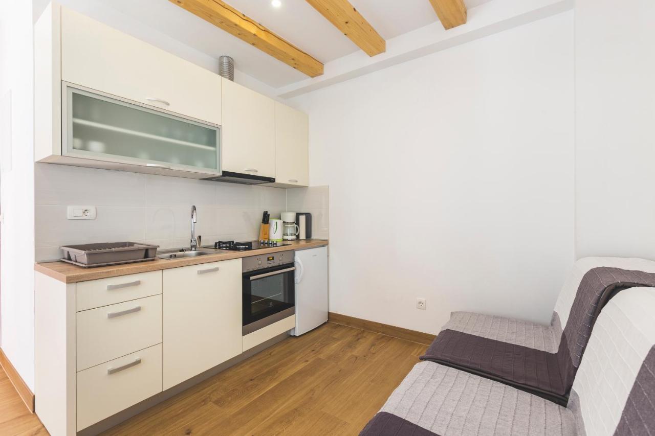 Vinea Apartmani Umag, Ulica G Garibaldia 2 Esterno foto