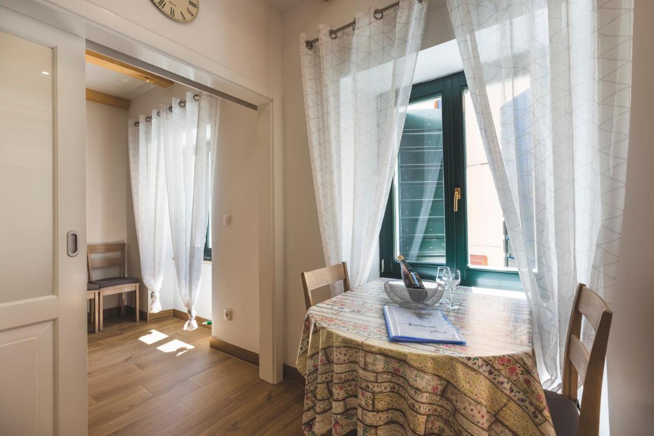 Vinea Apartmani Umag, Ulica G Garibaldia 2 Esterno foto